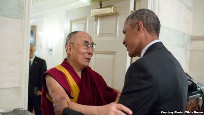 E Obama disse : Sorry Dalai Lama, the business is better.