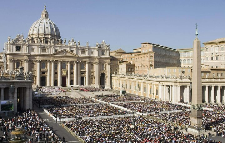 Il patrimonio segreto del Vaticano tra gioiellerie e banche a Londra