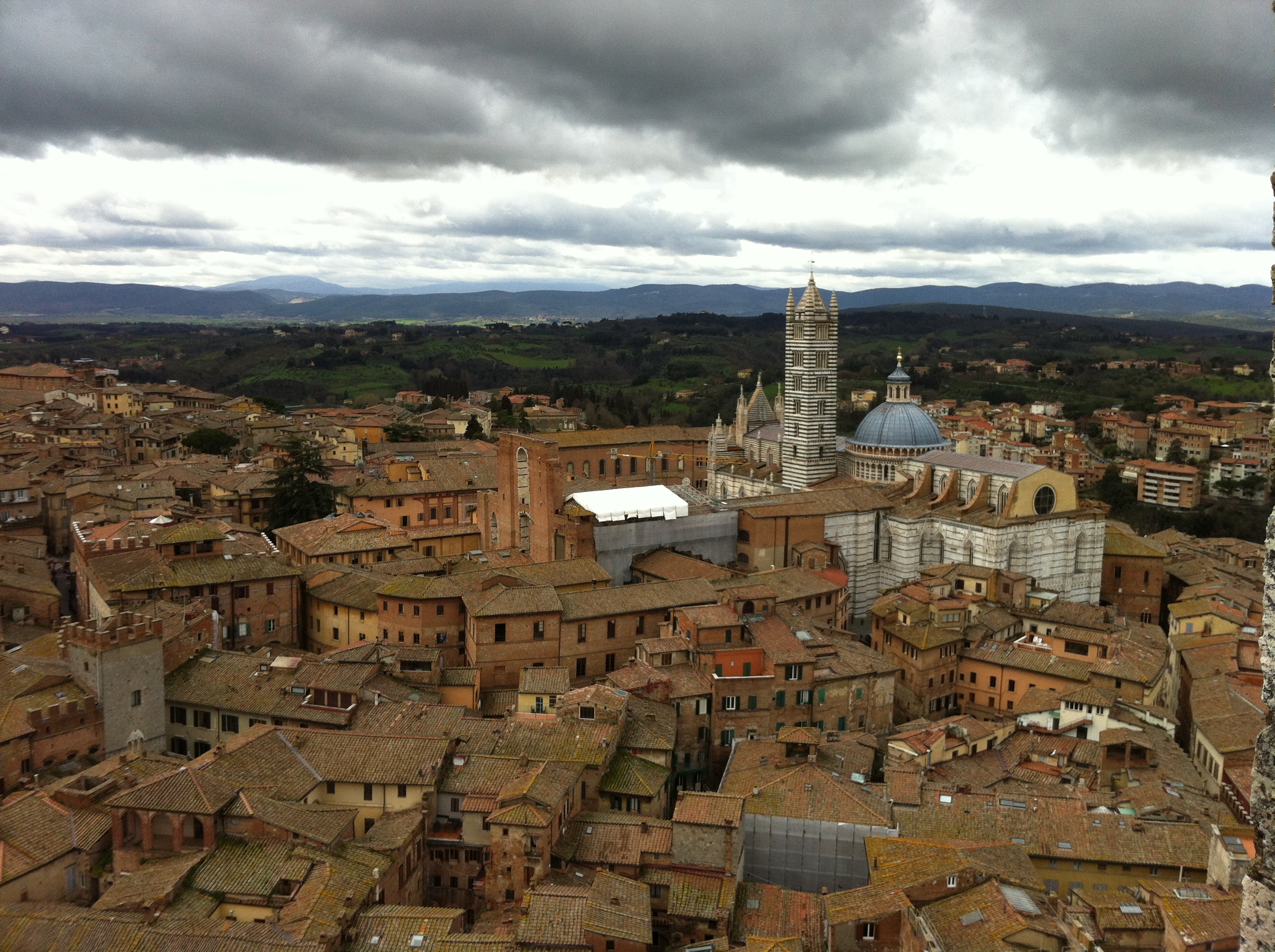 Panorama di Siena dalla cima della torre del Mangia